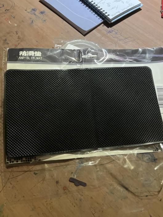 High-Temperature Resistant Silicone Car Dashboard Mat - Non-Slip